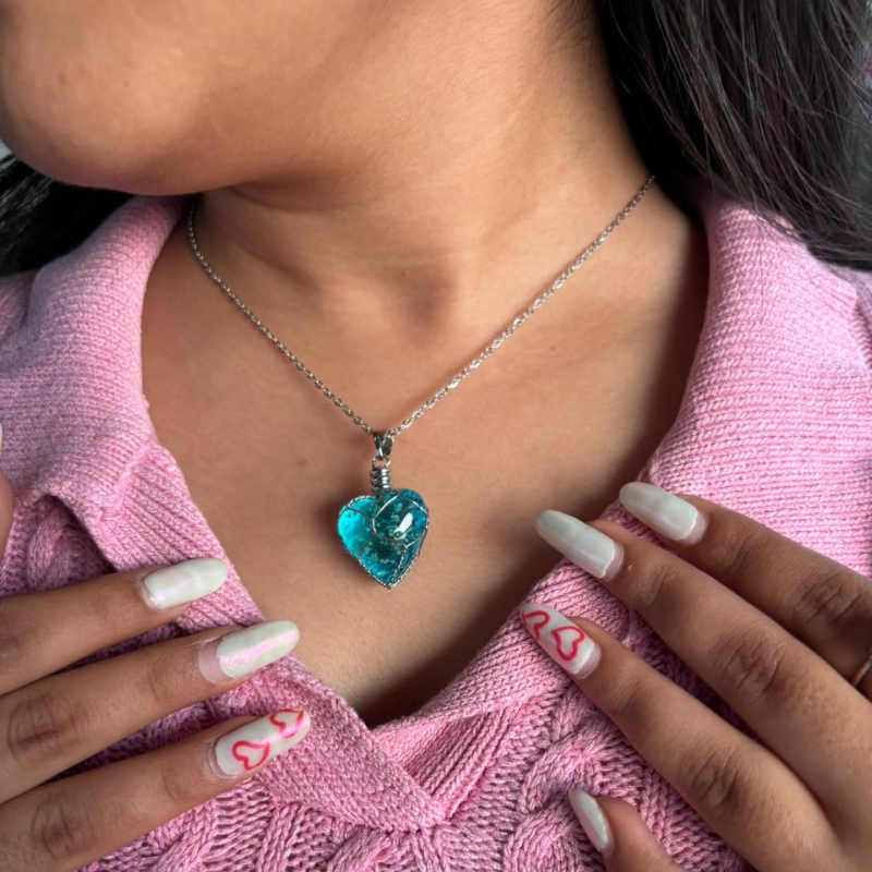 Love Heart Crystal Glow Pendant | Glow-in-the-Dark Necklace for Parties 💖